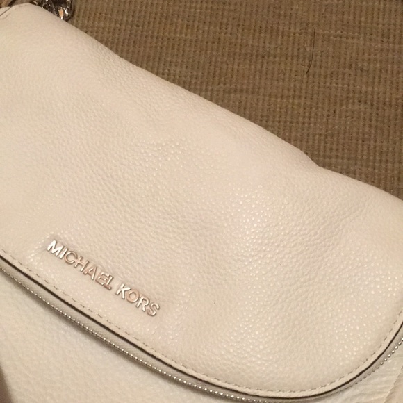 Michaele Kors leather white shoulder bag - Picture 2 of 8